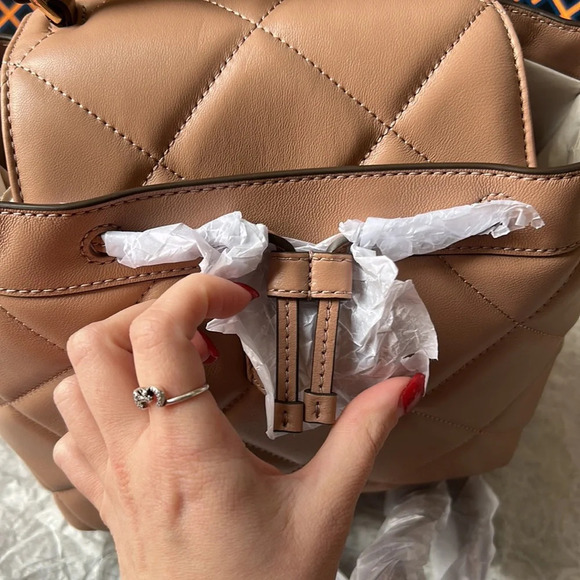 Tory Burch Willa Soft Quilt Backpack Roasted Almond Gold - Picture 4 of 10